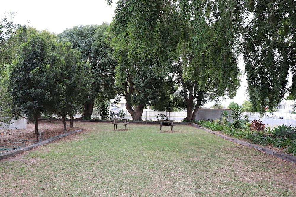 Bundaberg Spanish Motor Inn Екстер'єр фото