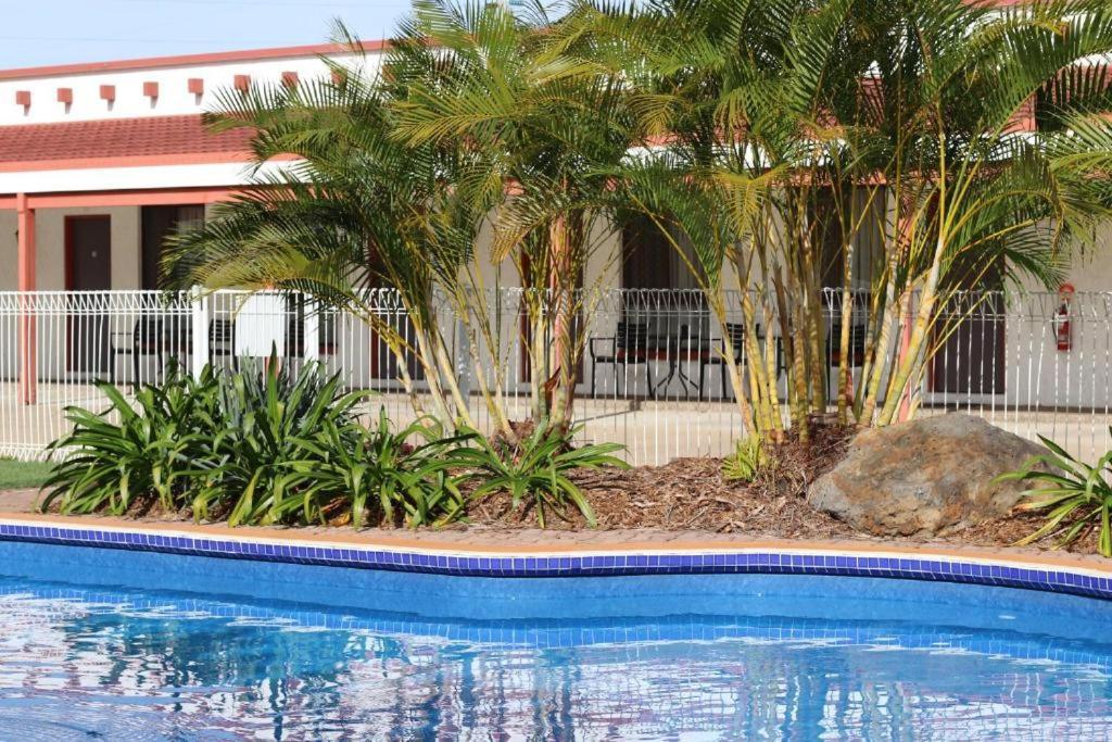Bundaberg Spanish Motor Inn Екстер'єр фото