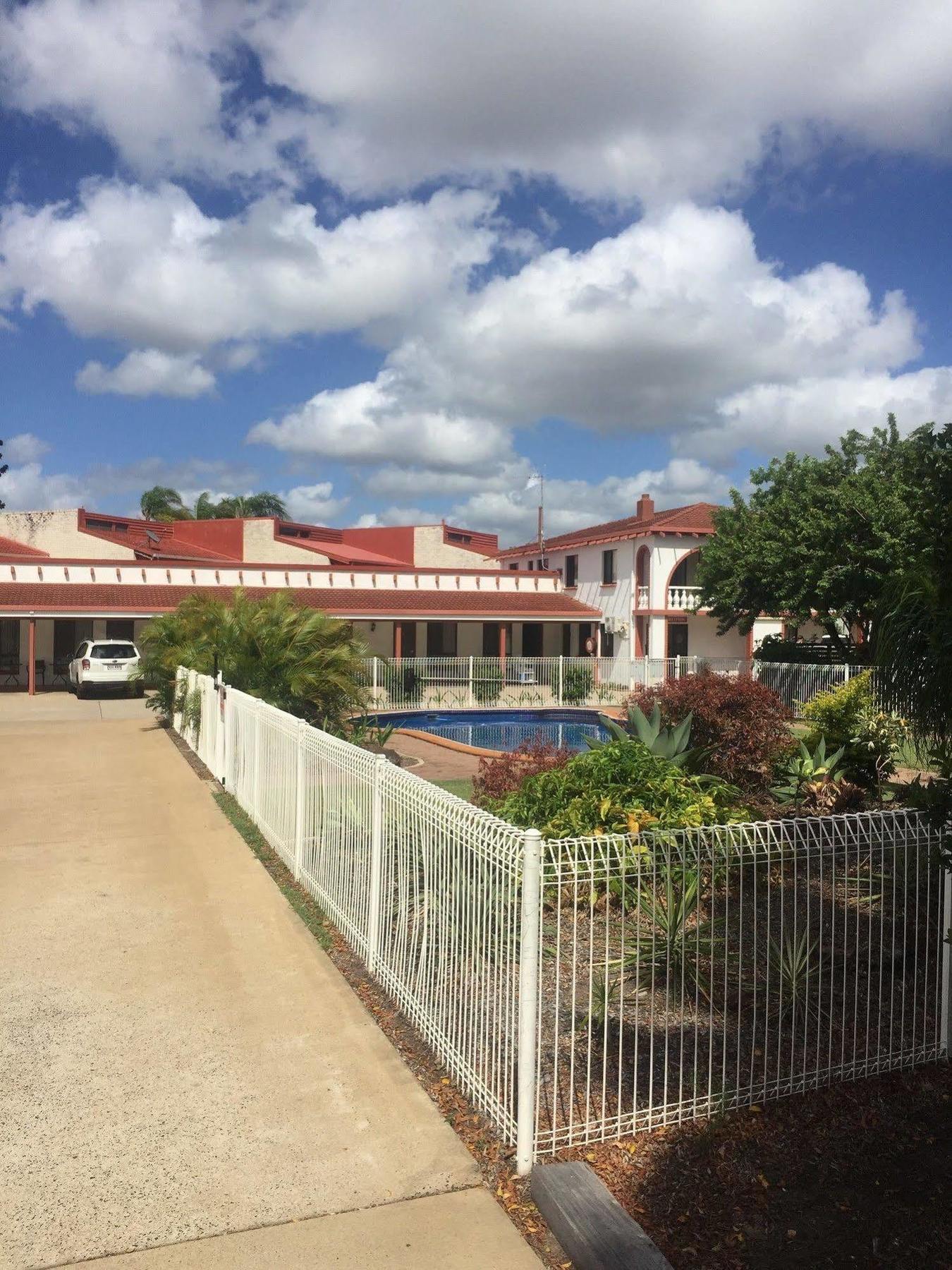 Bundaberg Spanish Motor Inn Екстер'єр фото