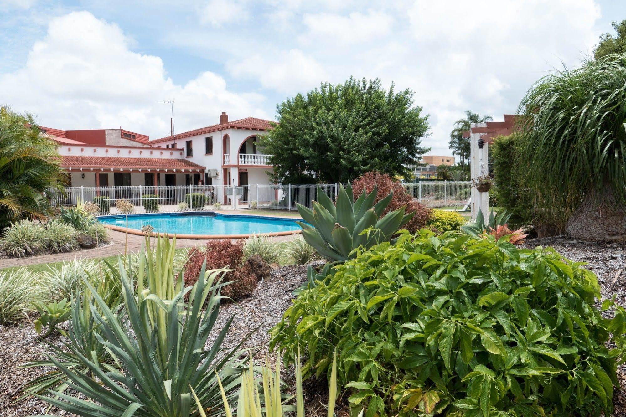 Bundaberg Spanish Motor Inn Екстер'єр фото