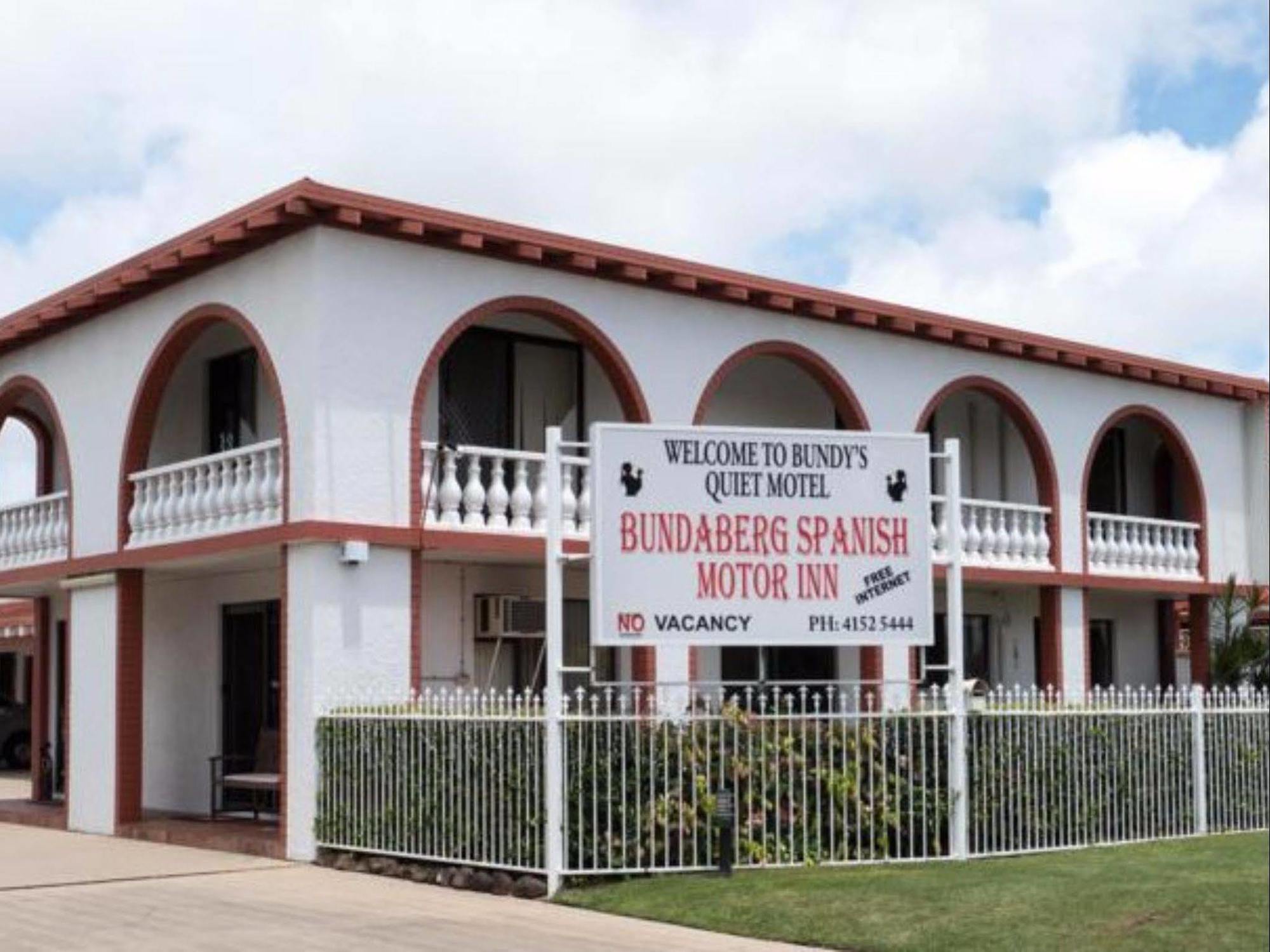 Bundaberg Spanish Motor Inn Екстер'єр фото